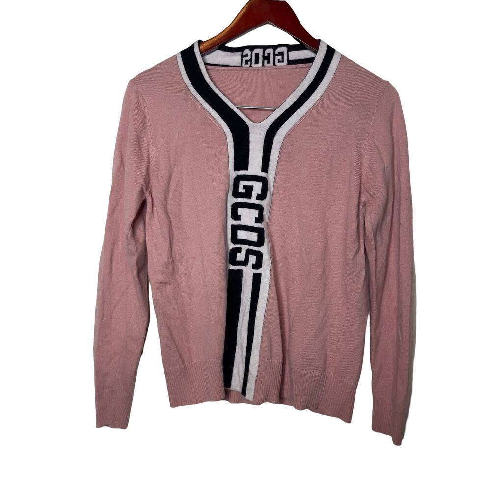 GCDC V-neck logo pullover cashmere sweater in baby pink sz S